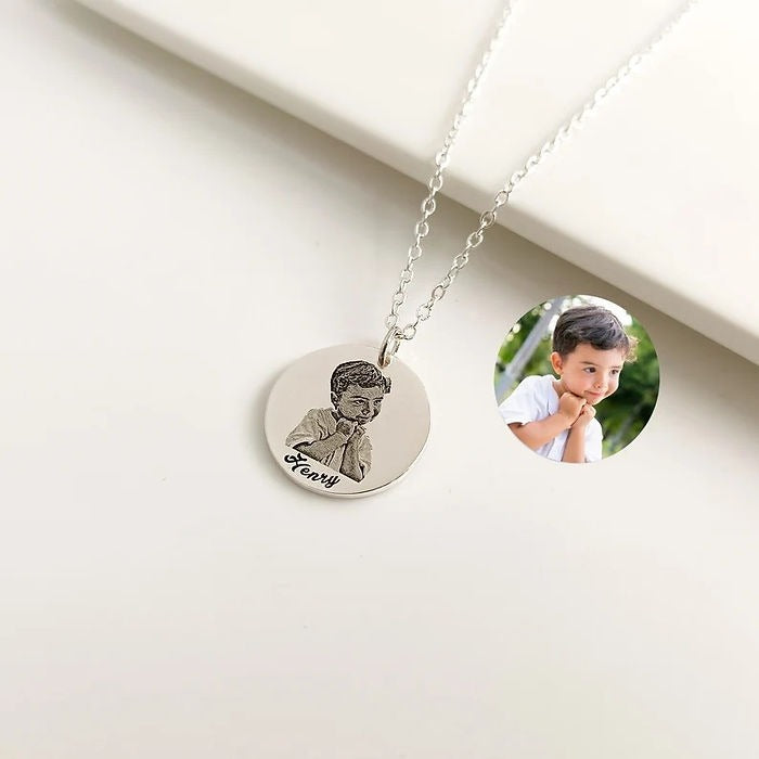 Picture Engraved Round Necklace