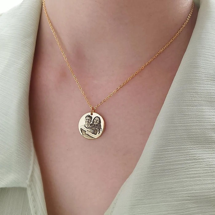 Picture Engraved Round Necklace