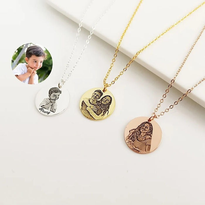 Picture Engraved Round Necklace